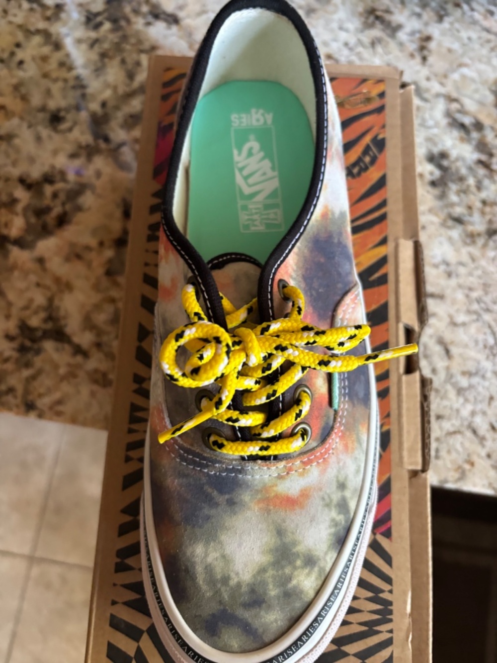 Vans - Picture 2 of 4